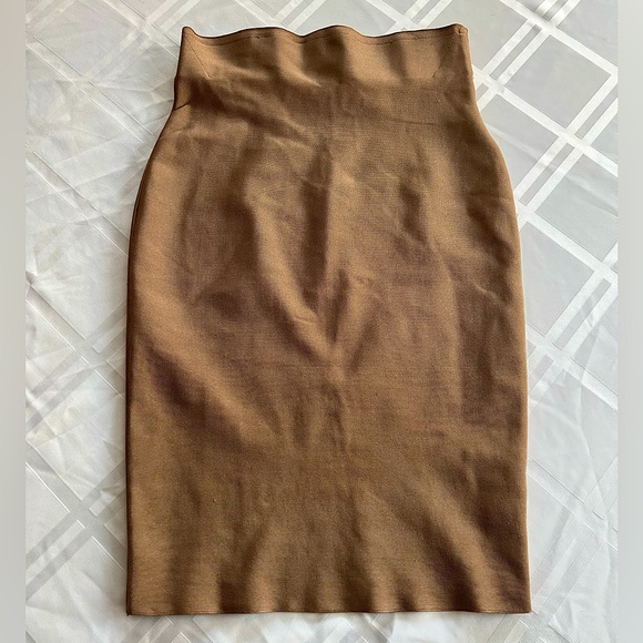 WOW couture Dresses & Skirts - 🟢WoW Couture Body Con contour mid thigh fit pencil skirt Carmel nude bandage